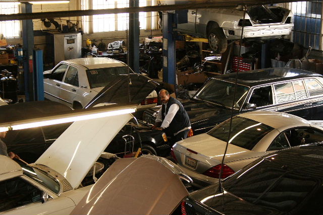 Mercedes Benz Service Shop